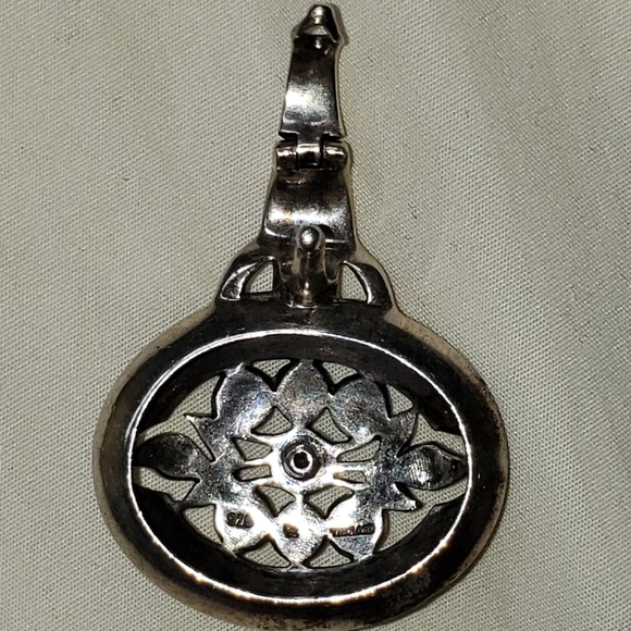 Sterling Silver Marcasite Clip Pendant w/chain - Picture 2 of 4